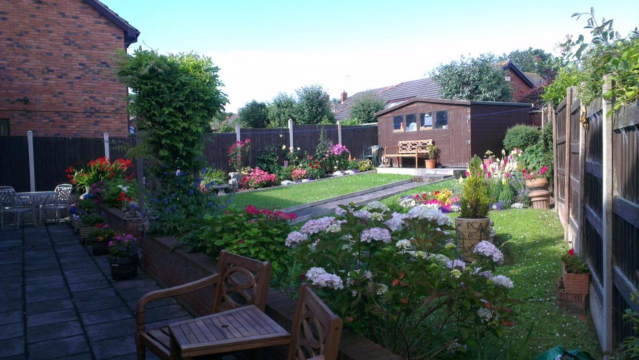 Sterling Bed & Breakfast Llandudno Exterior photo